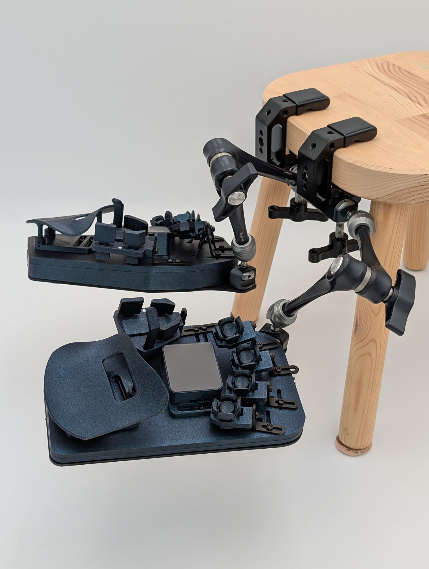 Ultra-Low-Profile Carrier Plates for Magic Arms